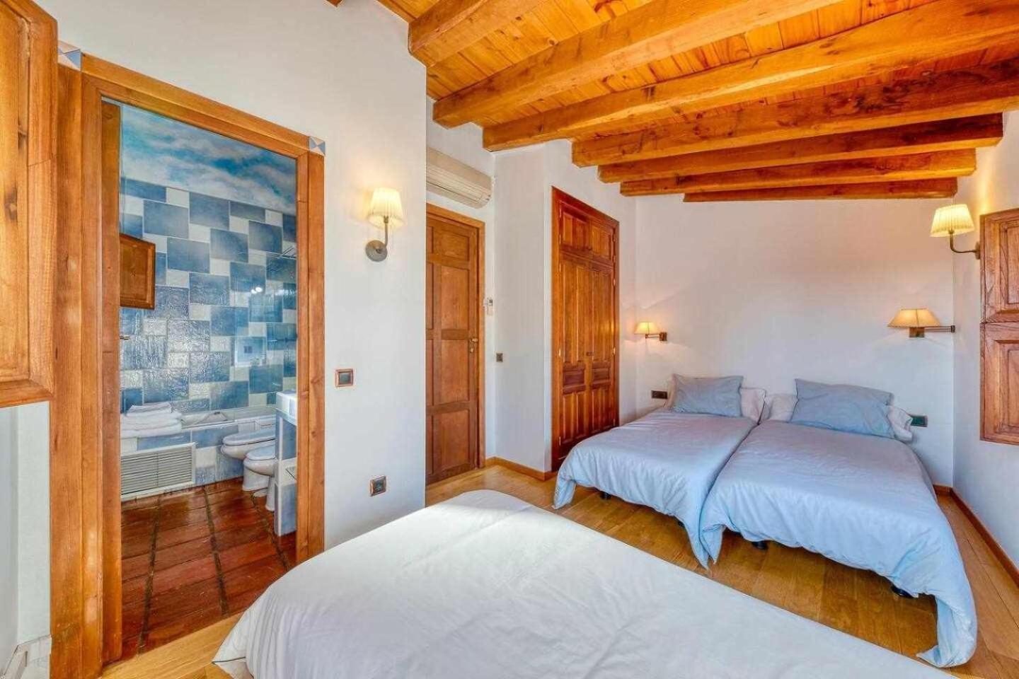 Affittacamere Casa Cuesta del Reloj Piedralaves Esterno foto