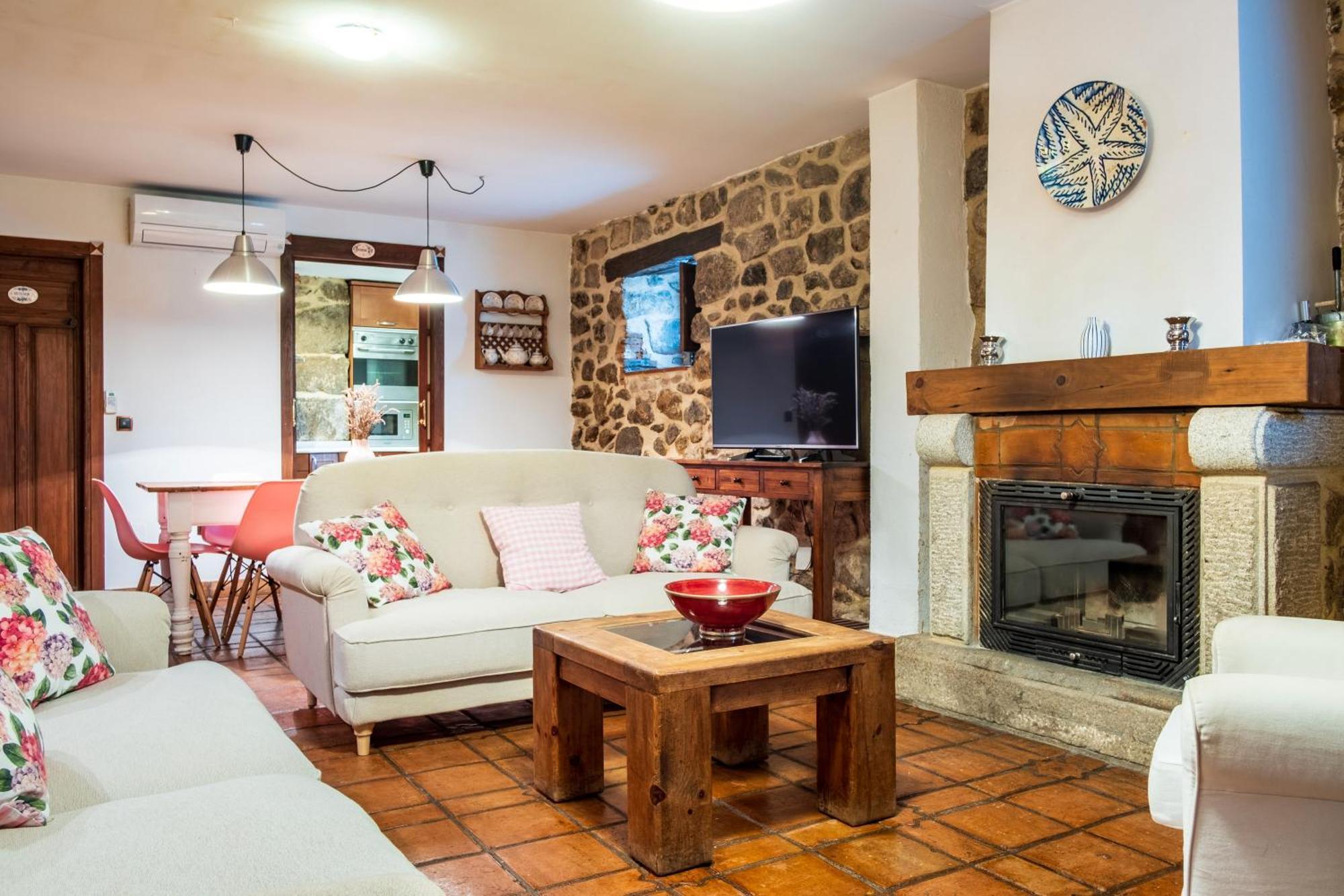Affittacamere Casa Cuesta del Reloj Piedralaves Esterno foto